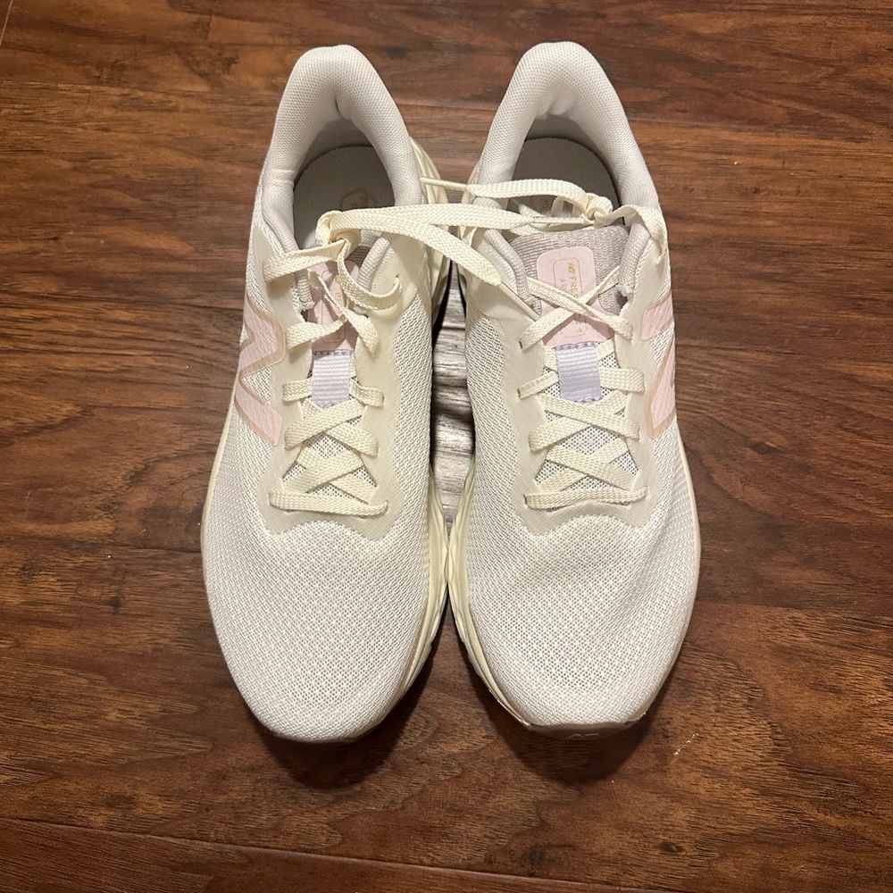 Women's New balance size 10.
